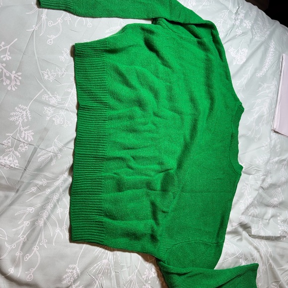 Divided Vibrant Grass Green Crew Neck Cropped Sweater - Picture 3 of 4